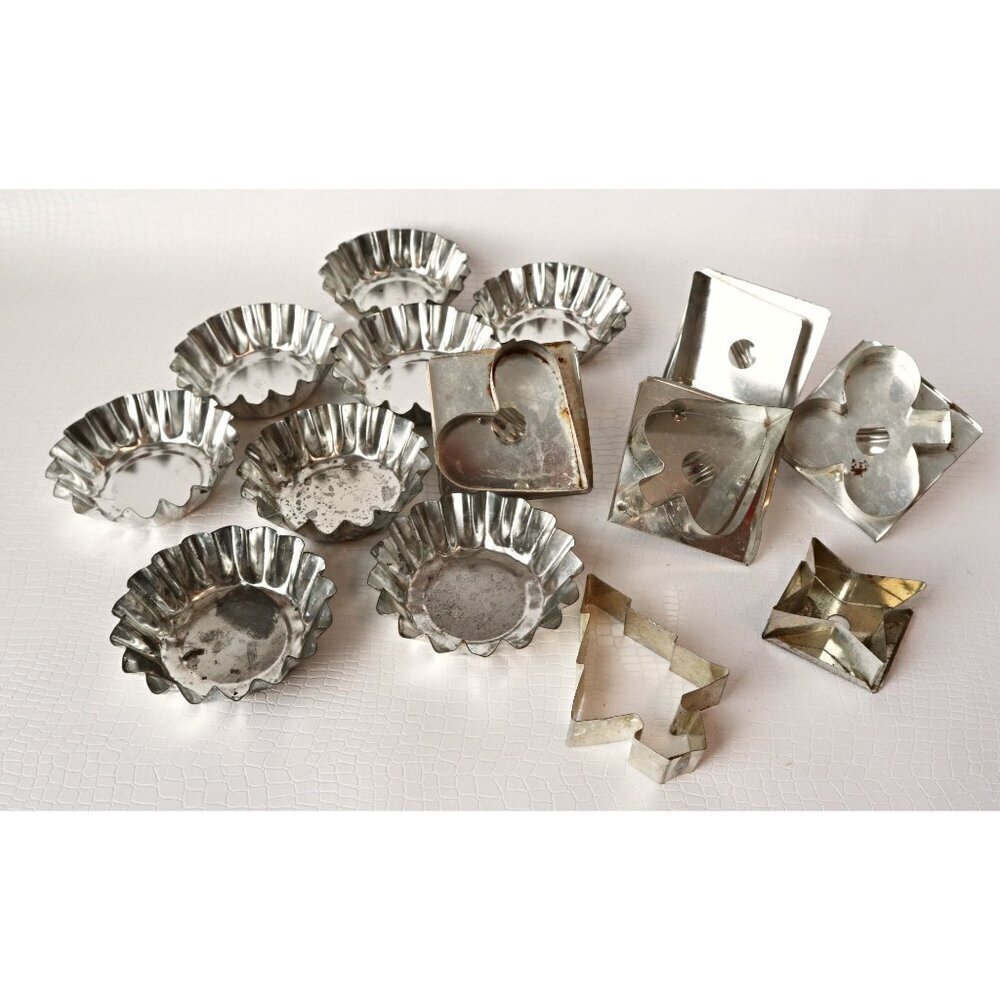 6 Vintage Cookie Cutters Metal Cookie Cutters & 8 Tart Tins Kitchenware Crafts